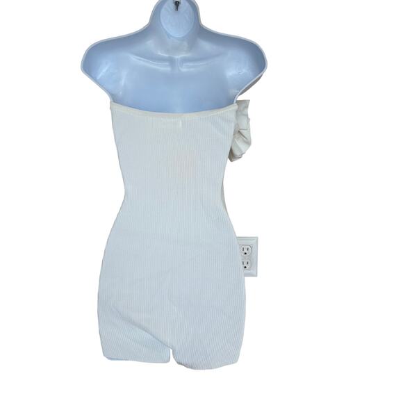 Superdown White Rosette Strapless Romper SMALL Ribbed Knit Romantic $72 NEW - Picture 6 of 7
